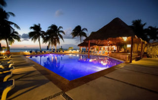 Nautibeach oceanfront Isla Mujeres Lost Oasis