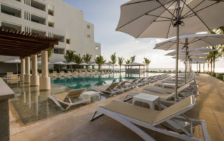 Izla Beach Front Hotel with Lost Oasis Isla Mujeres