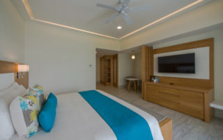 Izla Beach Front Hotel with Lost Oasis Isla Mujeres