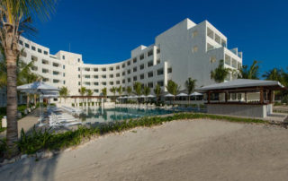 Izla Beach Front Hotel with Lost Oasis Isla Mujeres